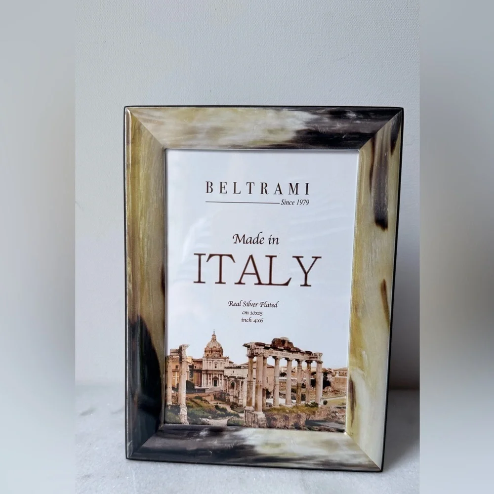 Marble-Effect Picture Frame in Cream and Brown modern made in Italy. 4”x6 photo